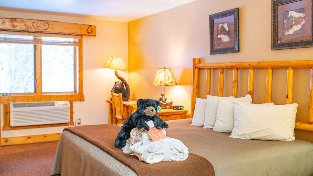 Hugh Glass Suite - 1 King Bed 