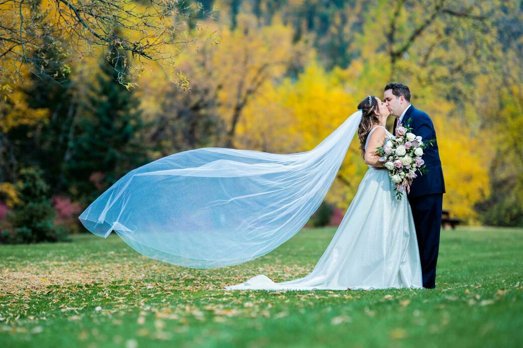 Fall Weddings are so stunning in Spearfish Canyon